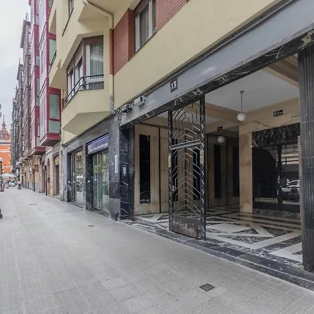 Espacioso Y Acogedor En El Centro Azkuna Апартаменты *