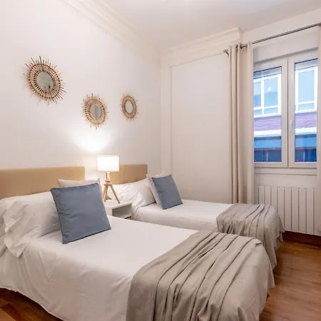 Espacioso Y Acogedor En El Centro Azkuna Apartament *