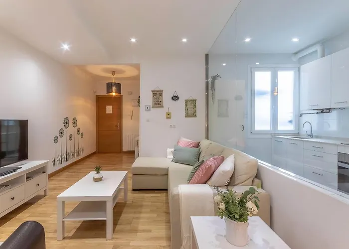 Espacioso Y Acogedor En El Centro Azkuna Apartament