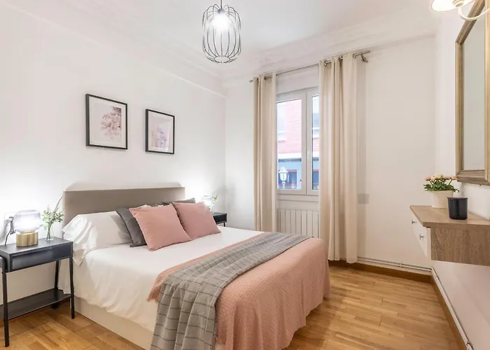 Espacioso Y Acogedor En El Centro Azkuna Apartament *