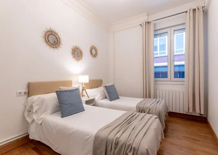 Espacioso Y Acogedor En El Centro Azkuna Apartament *