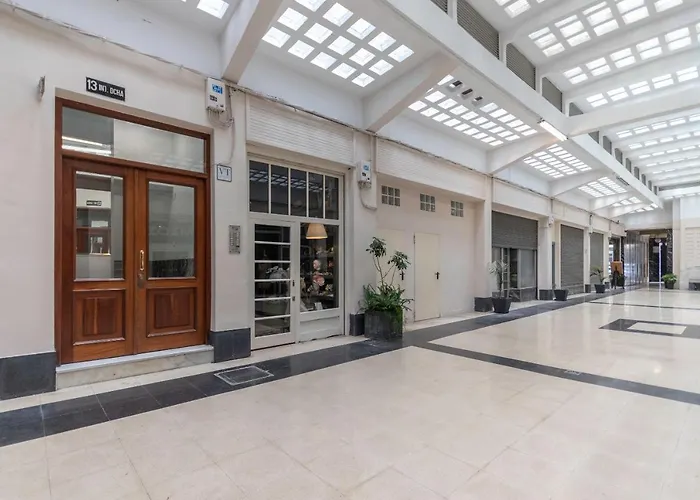 Espacioso Y Acogedor En El Centro Azkuna Apartament *